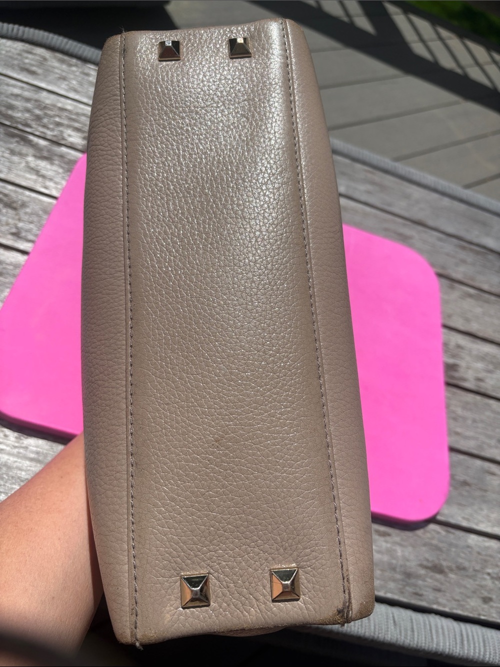 kate spade taupe leather shoulder bag with gold chain accents - Picture 3 of 9